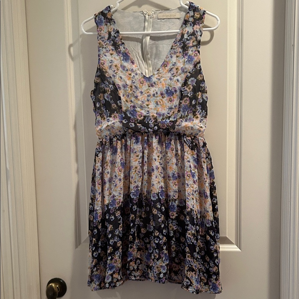 Everleigh Floral Flowy VNeck Sleeveless lightweight Dress Lavender,Blue&Cream S?